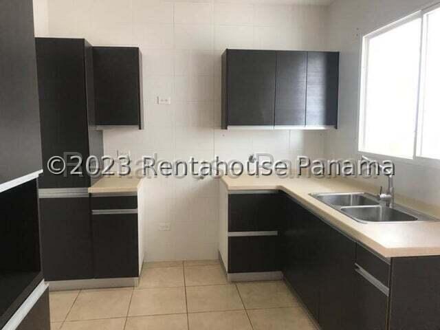 Exclusive Townhouse - Hermosa casa en Brisas del Golf